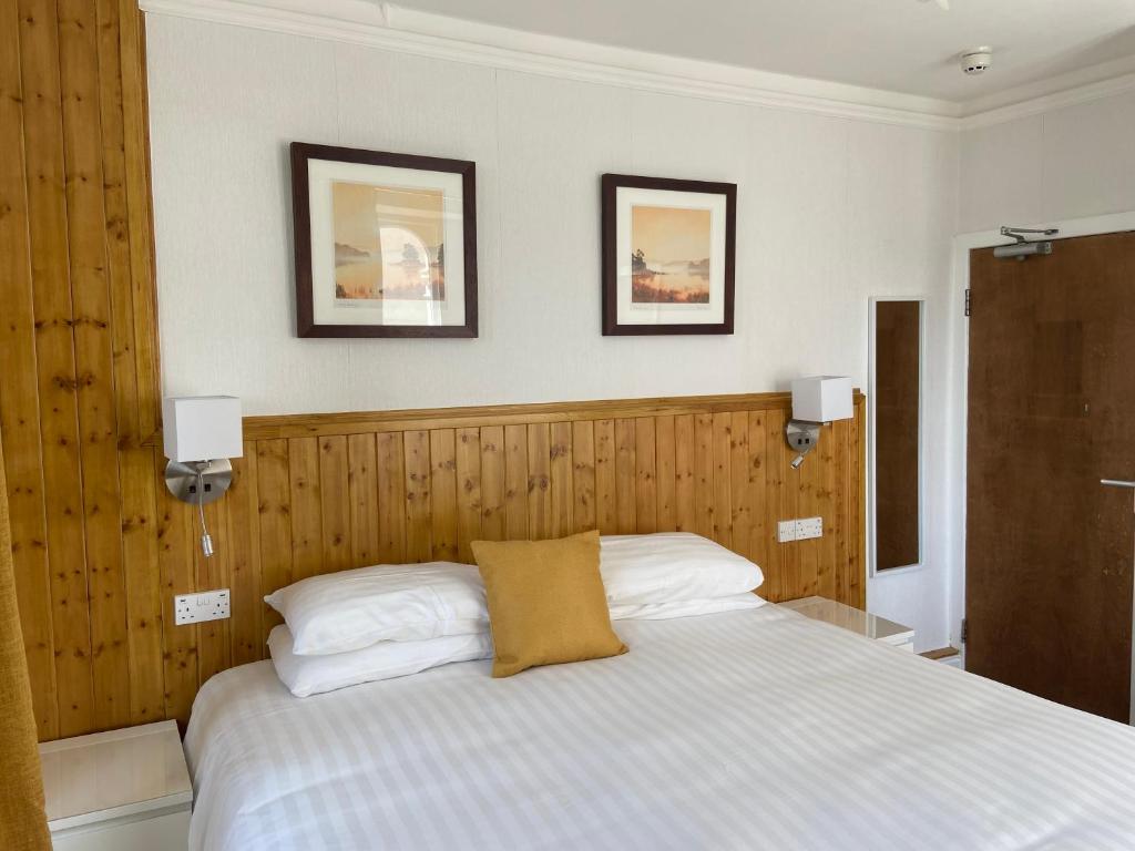 
Double Room with Side Sea View
