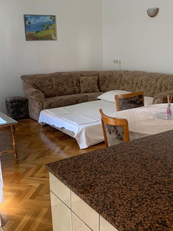 Posezení v ubytování APARTMAN ADRIANA