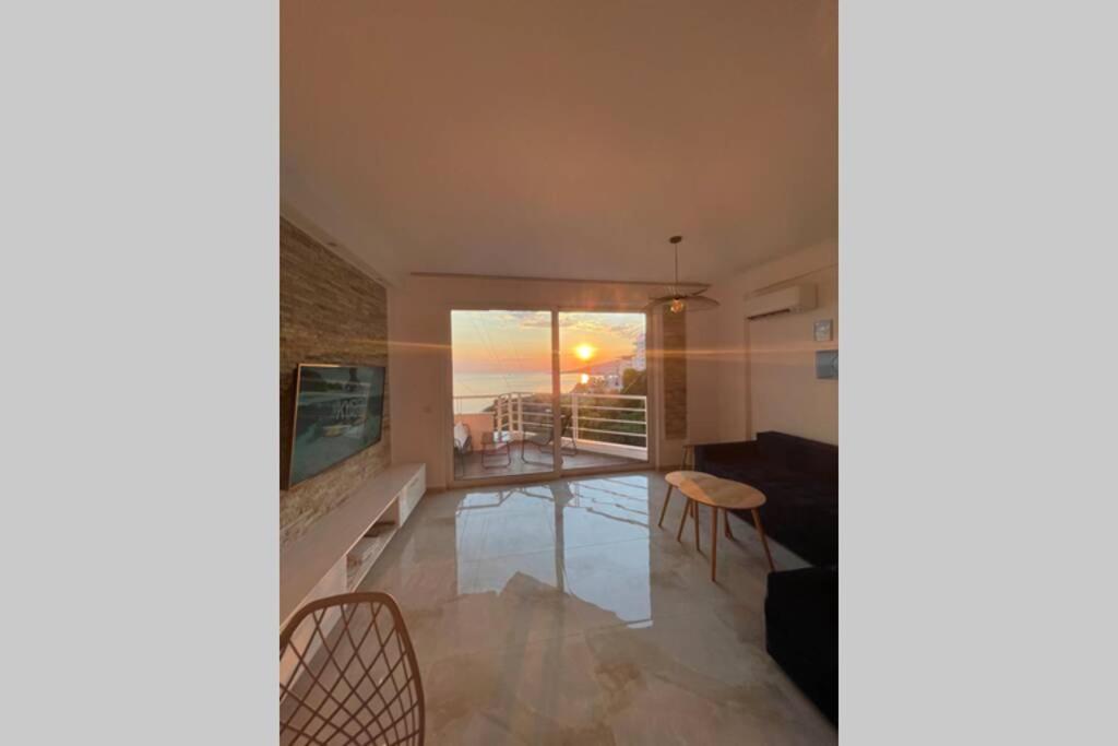 Golden Seaview Apartment - Imazhi 6
