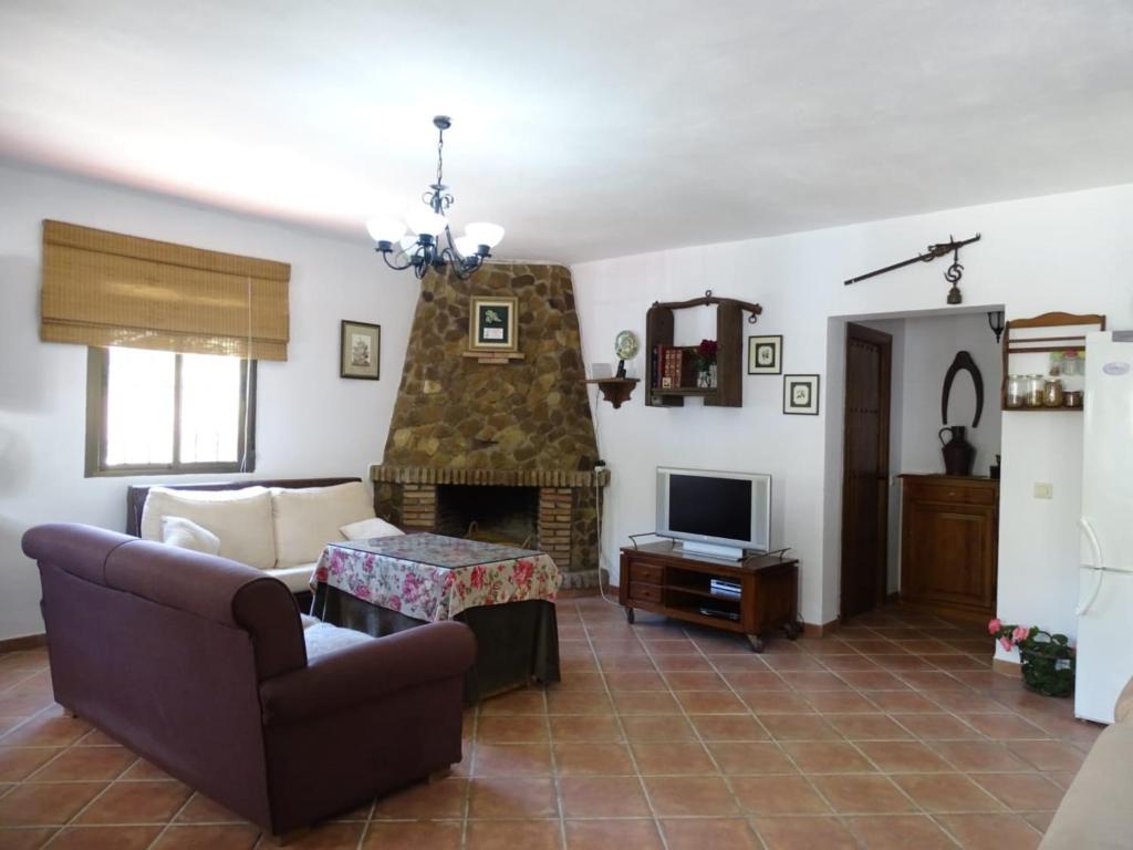 House - 3 Bedrooms with Pool and WiFi - 08522 - Housity