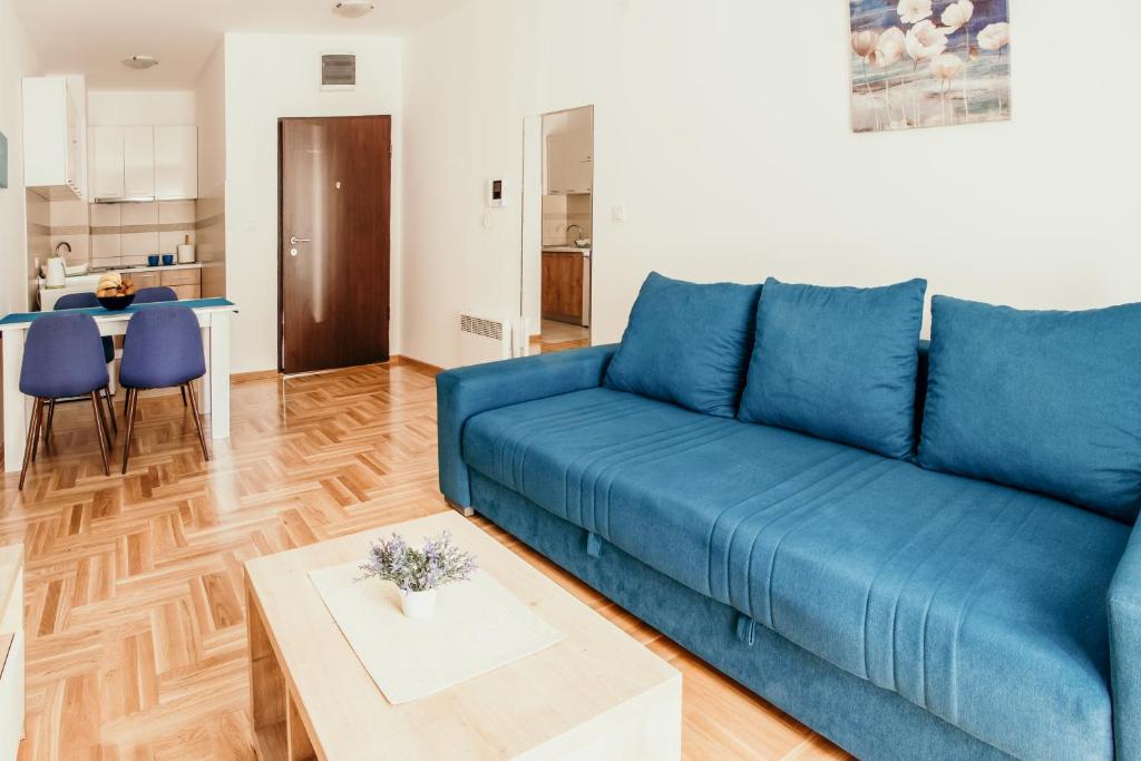 Peace 2 Apartments with parking - Two-Bedroom Apartment With Terrace