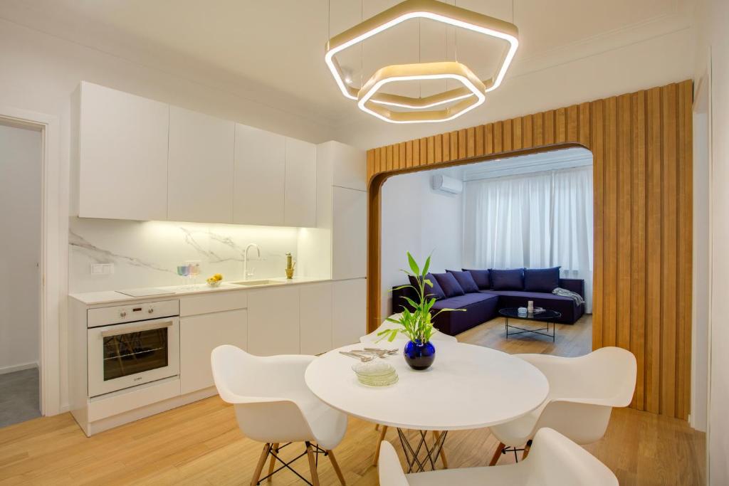 The Blue - Two-bedroom Lux Apartment