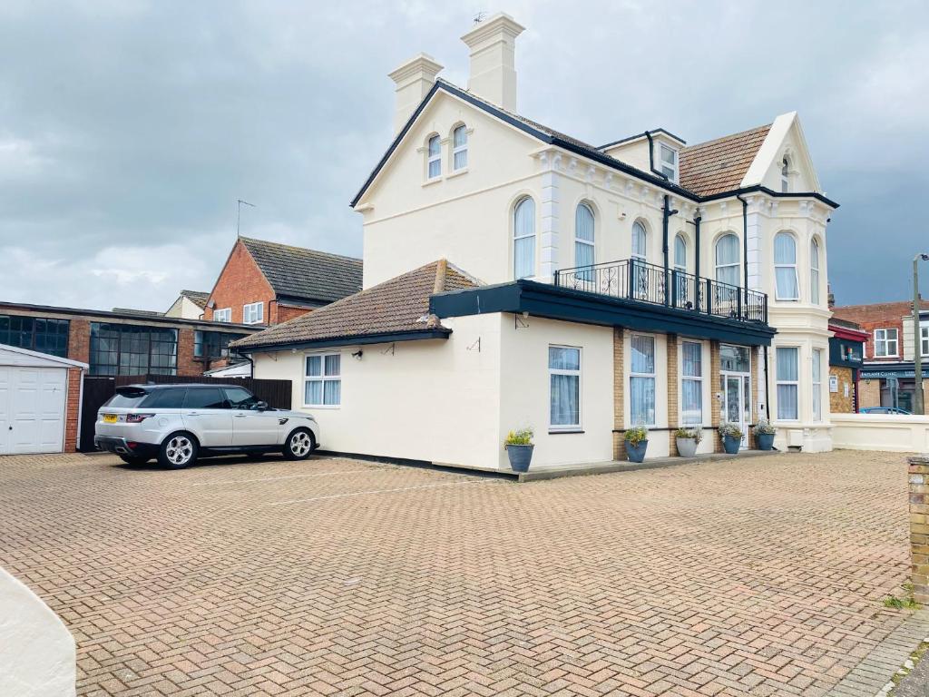 Gallery image of The Grosvenor in Clacton-on-Sea