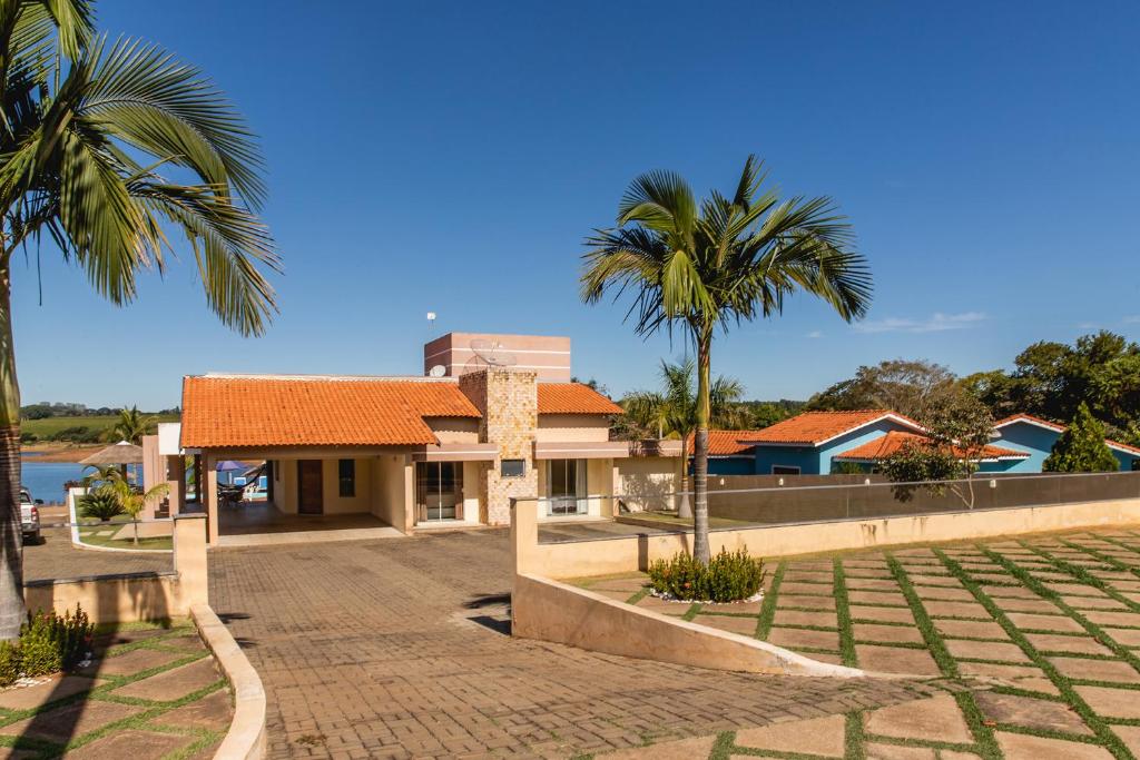  Casa com Wi-Fi e lazer completo em Carlopolis PR