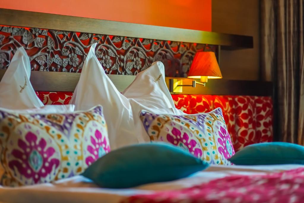 Mala Garden Design Hotel - 豪华和双人间，带阳台和壮观的湖景