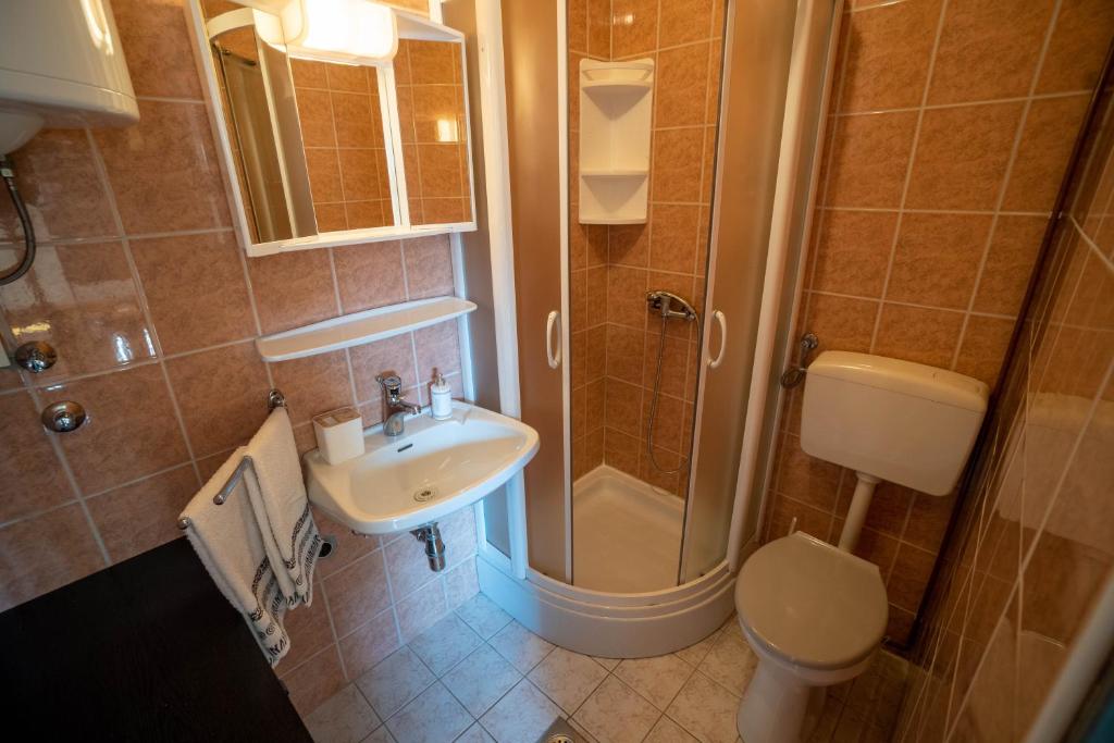 Koupelna v ubytování Apartments Pavic
