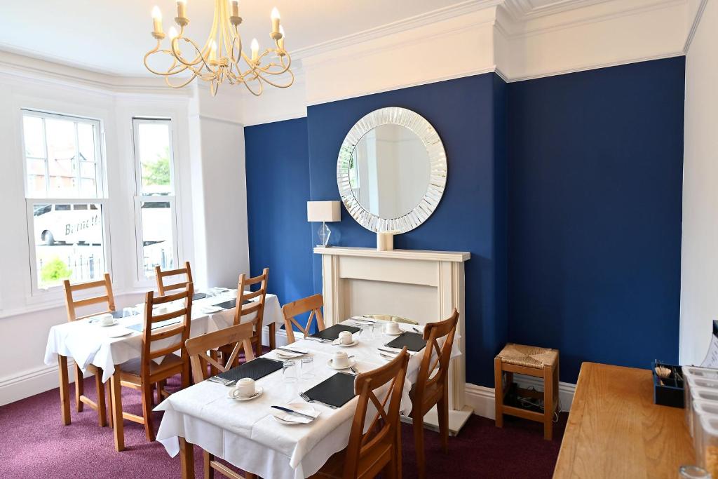 Linhill Guest House in Stratford-upon-Avon, Warwickshire, England