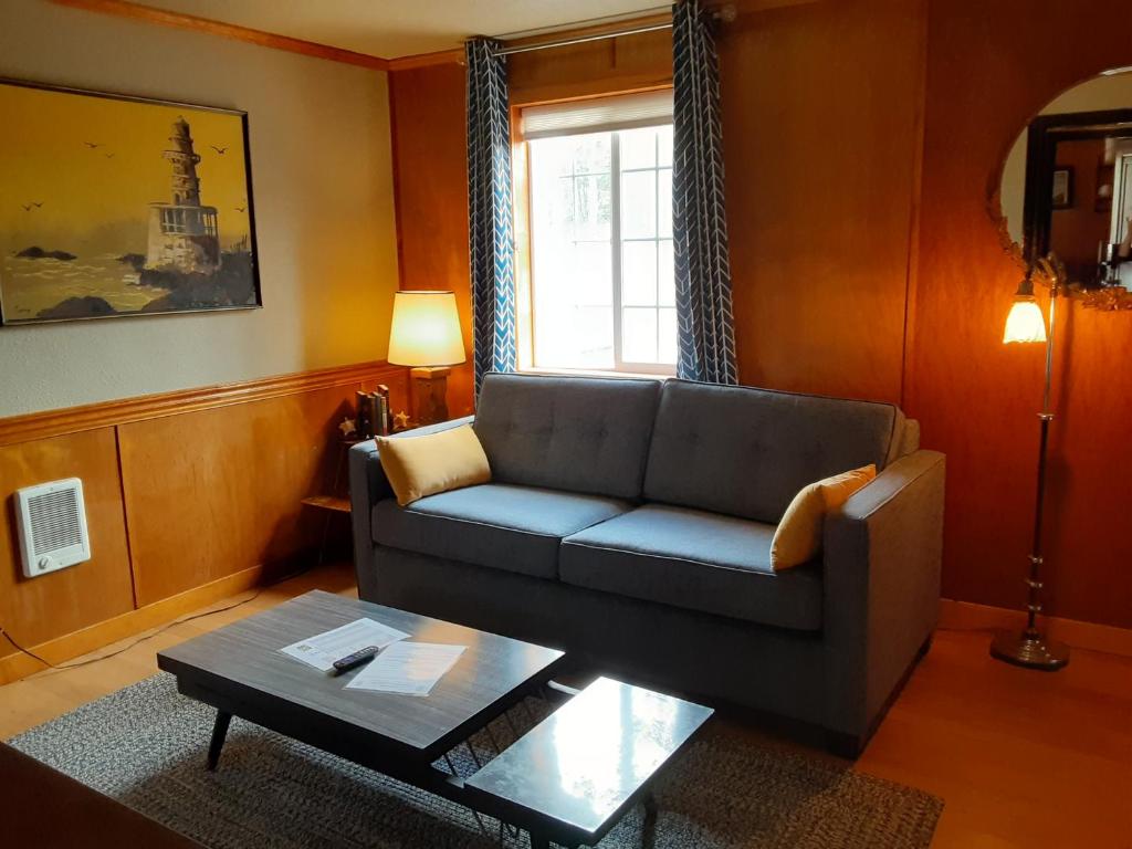 Posezení v ubytování Anchor Inn Resort