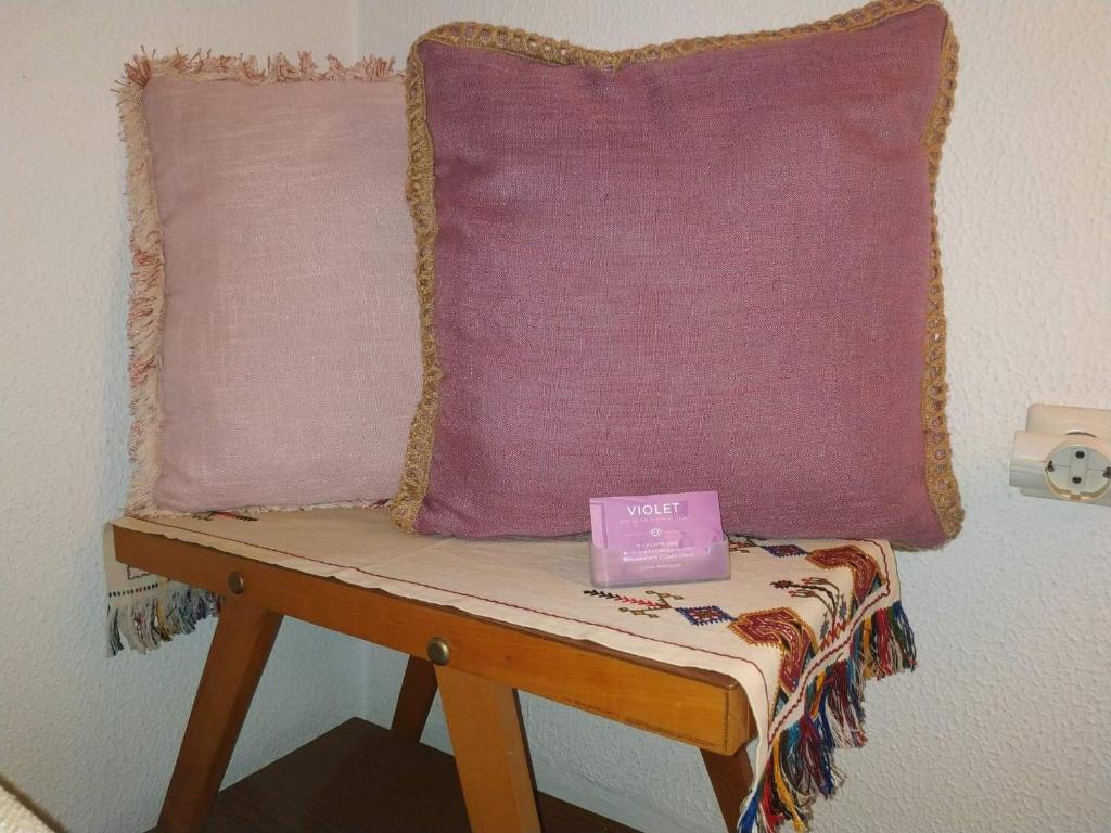 Violet Bedroom and Apartment - 8