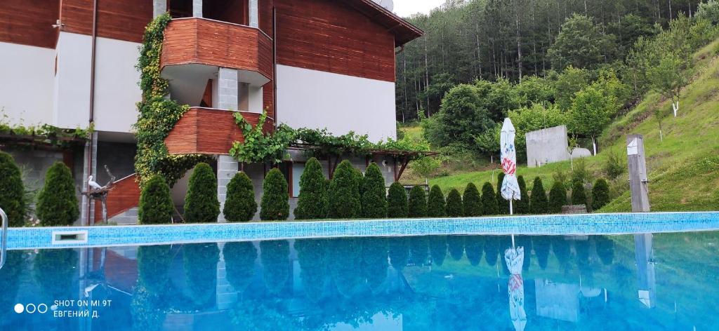 Alpine Garden Hotel (Trayanovi Dvori) photo