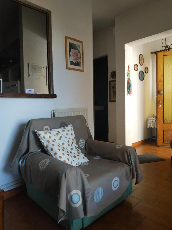 Violet Bedroom and Apartment - 7