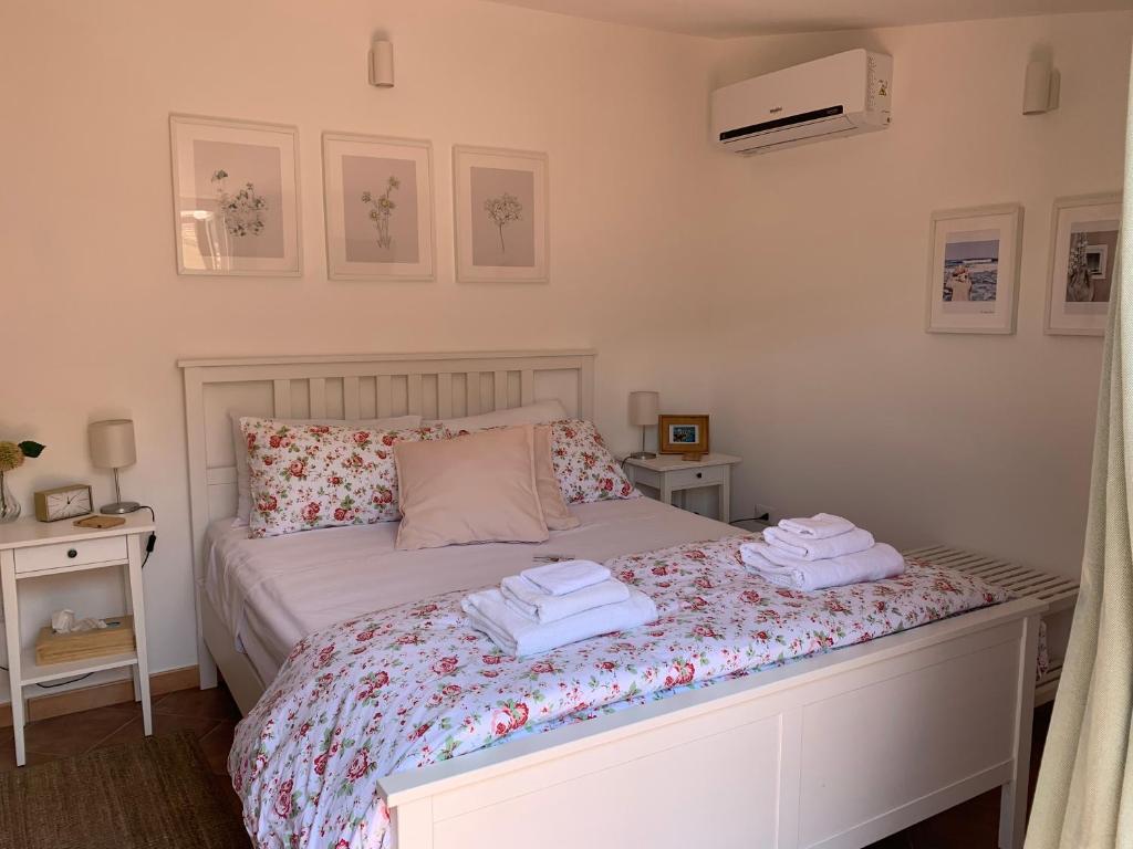 Postel nebo postele na pokoji v ubytování Pizzo Central House