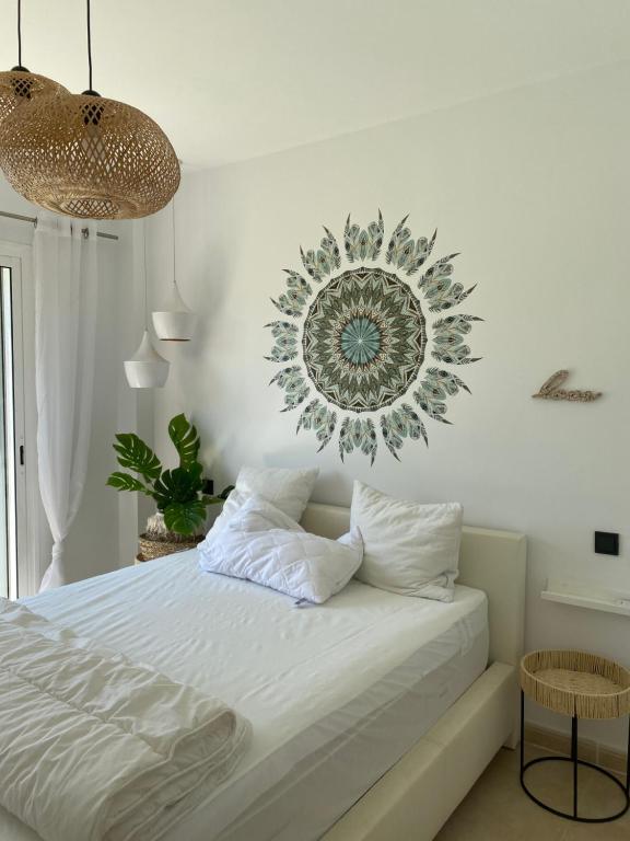 Postel nebo postele na pokoji v ubytování Villa 15 - Beachhouse Luxury Villa - 300m Beach - WIFI - Klima