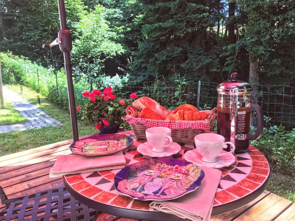 Appartement au calme avec terrasse verdoyante entre Annecy et Genève - Chambre Double Avec Salle De Bain Privée