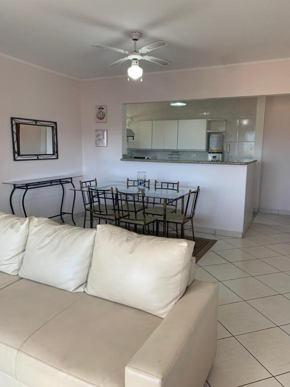  Apartamento completo ao lado da praia