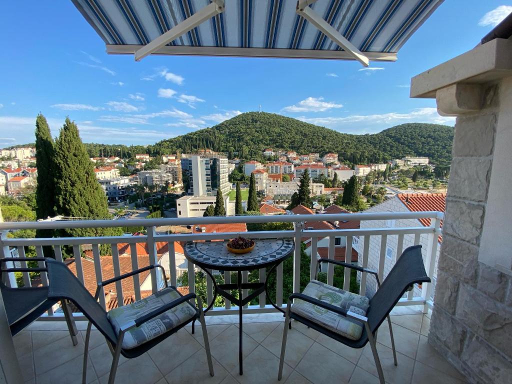 Nespecifikovaný výhled na hory nebo výhled na hory při pohledu z apartmánu
