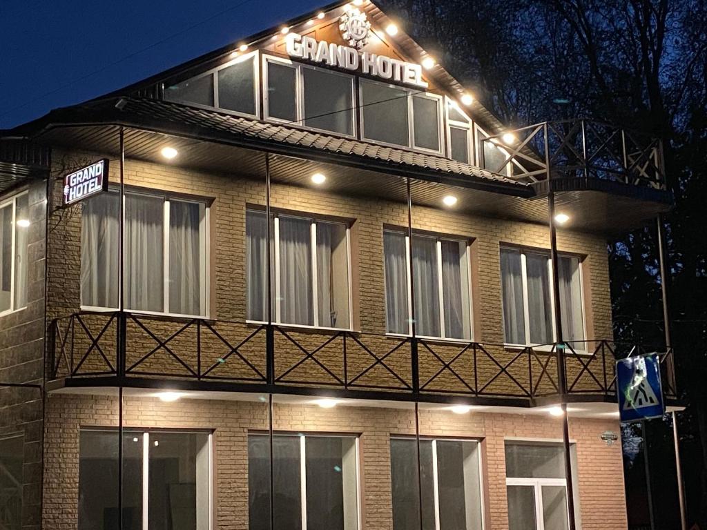 Grand Hotel - Housity