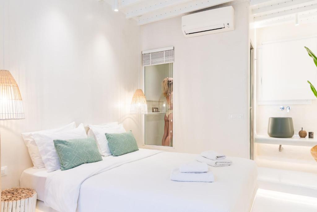 Anastasia's Visage II Stylish Accommodation Rooms City Center Mykonos - 13