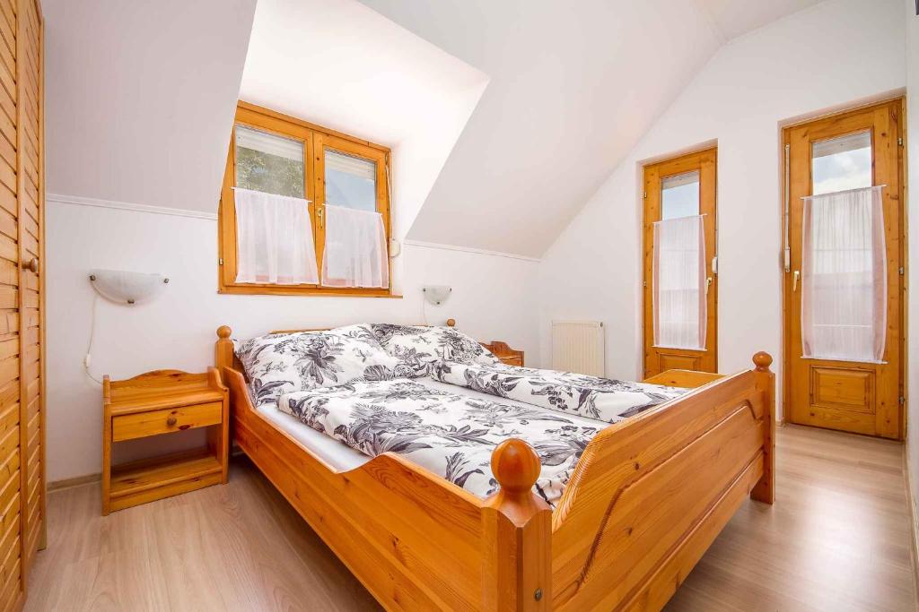 Fotografia z galérie ubytovania Apartment in Balatonmariafürdo 40858 v destinácii Balatonmáriafürdő