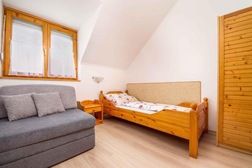 Fotografia z galérie ubytovania Apartment in Balatonmariafürdo 40858 v destinácii Balatonmáriafürdő