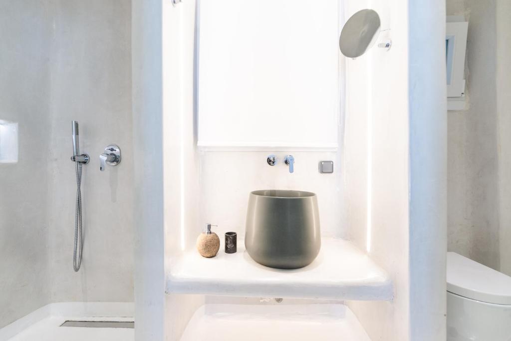 Anastasia's Visage II Stylish Accommodation Rooms City Center Mykonos - 5