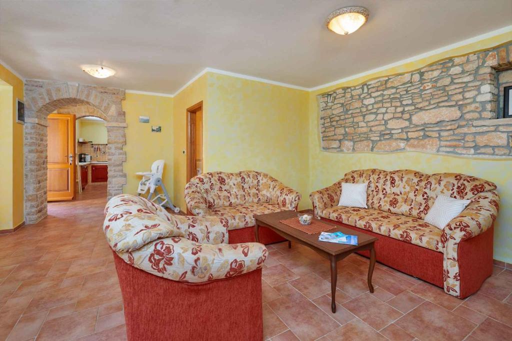Część wypoczynkowa w obiekcie Holiday home in Medulin/Istrien 9006