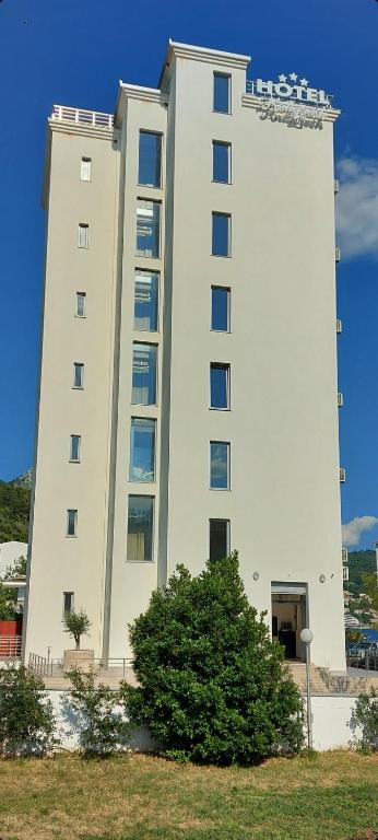 Zgrada u kojoj se nalazi hotel