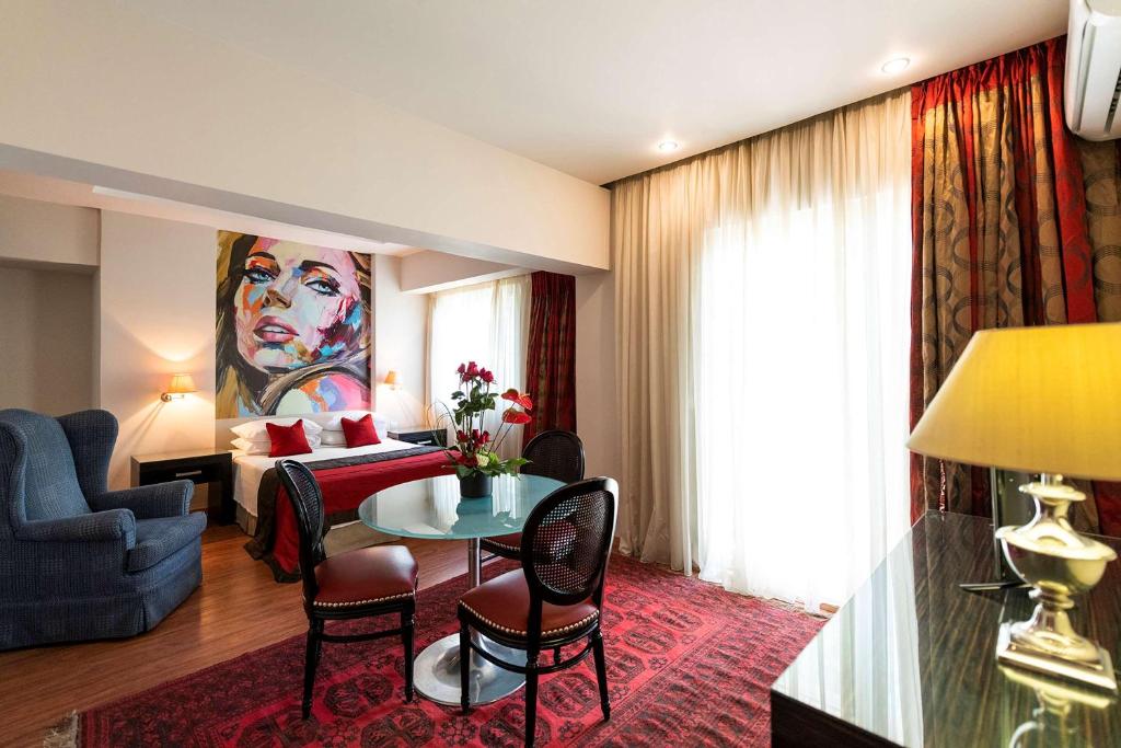 Best Western Plus Embassy Hotel - Resim 20