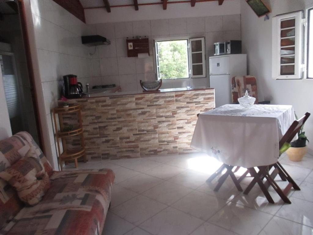 Kuchyň nebo kuchyňský kout v ubytování Bien ventilé