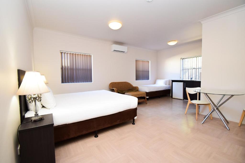Station Hotel Motel Kurri - Chambre Jumelle Avec Cuisine