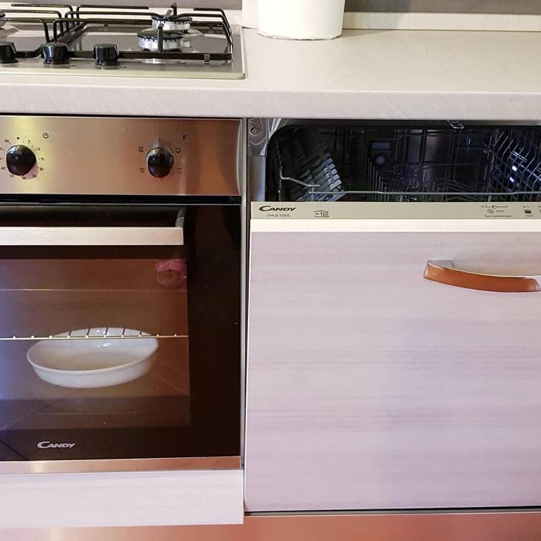 Kuchyňa alebo kuchynka v ubytovaní Le 5 vie, lago Maggiore