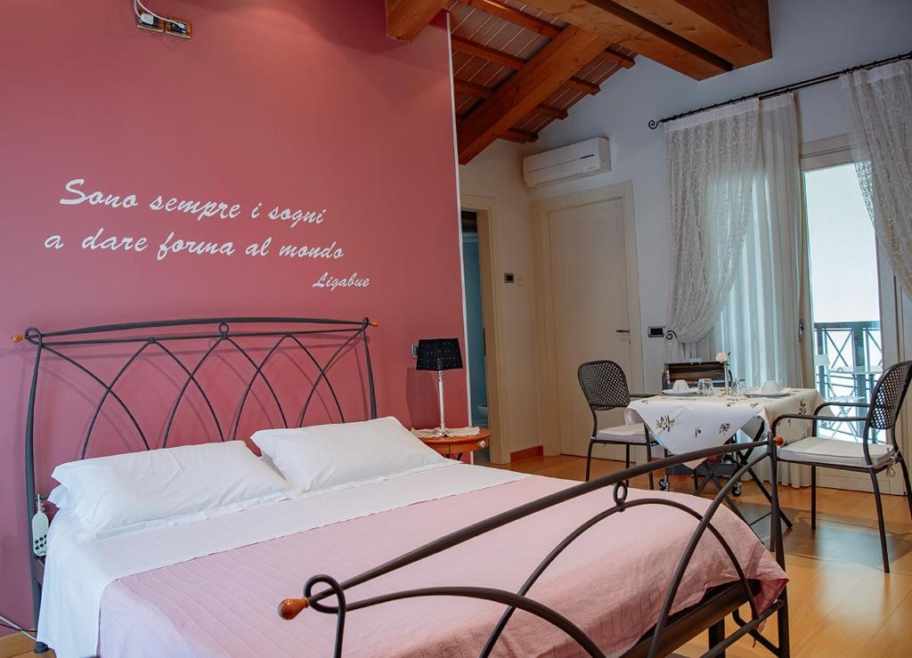 Rosa del Grappa - Triple Room With Private Bathroom