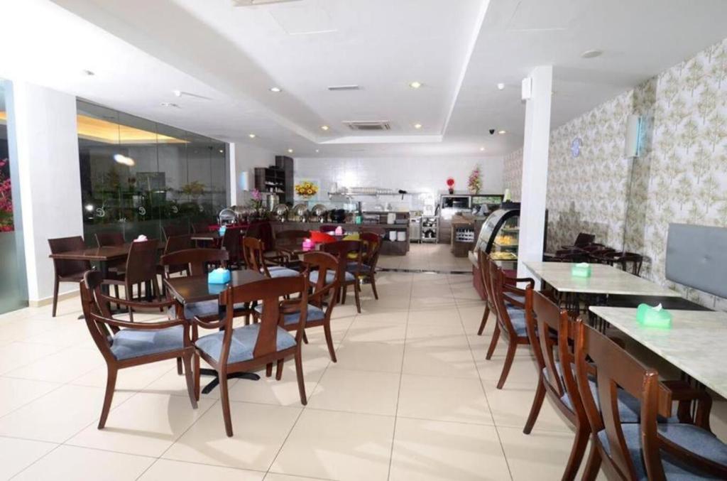 Restaurace v ubytování Hotel Nusa CT