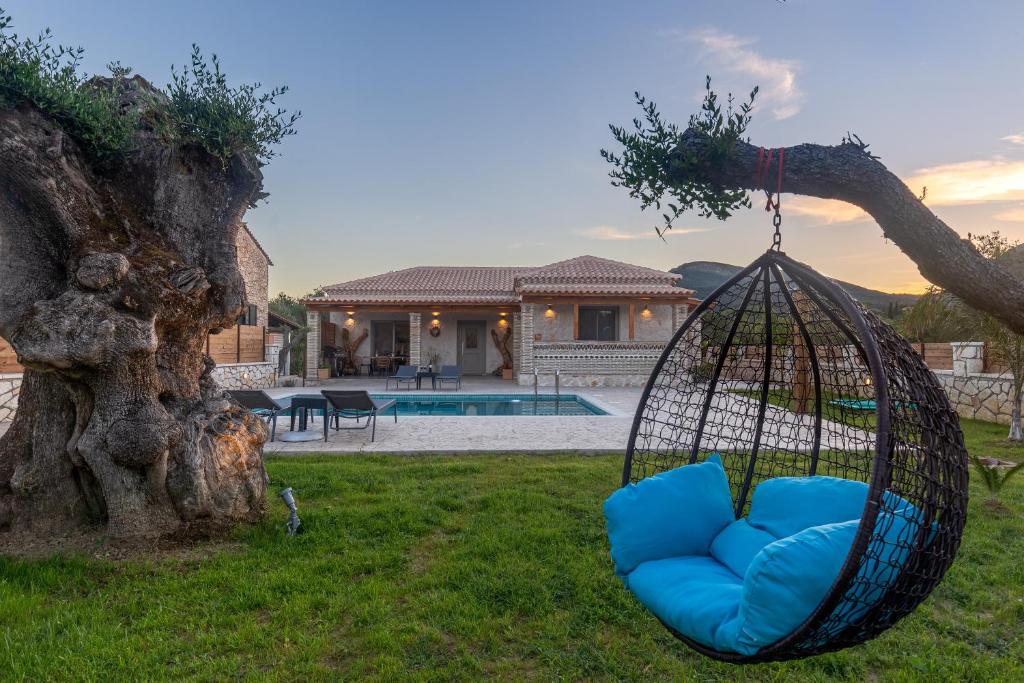 Bazén v ubytování Tierra Olivo Villas nebo v jeho okolí