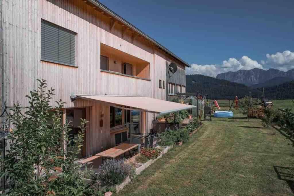 Nespecifikovaný výhled na hory nebo výhled na hory při pohledu z apartmánu