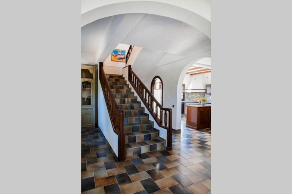 Kép Villa Velissarios: wonderful villa next to beach szállásáról Éjina Póliban a galériában