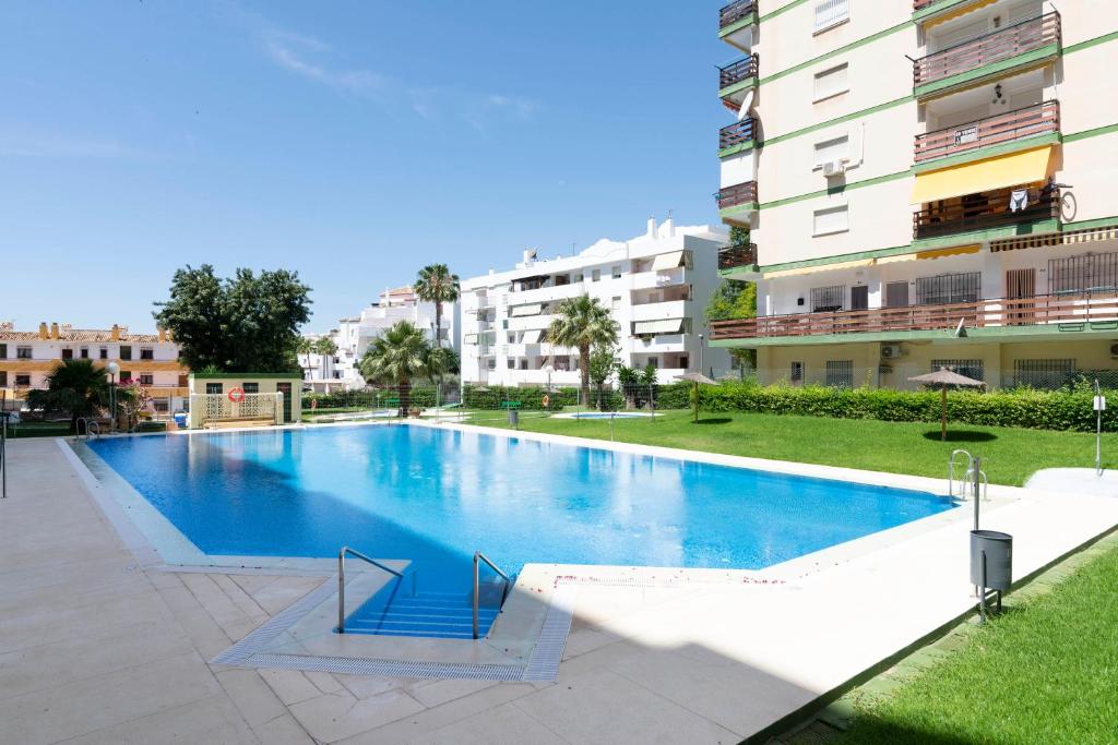 Central panoramic view seaside studio apartment, Benalmádena ...