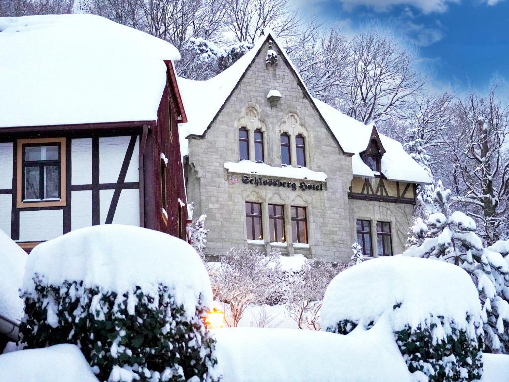 Schlossberg-Hotel Garni v zimě