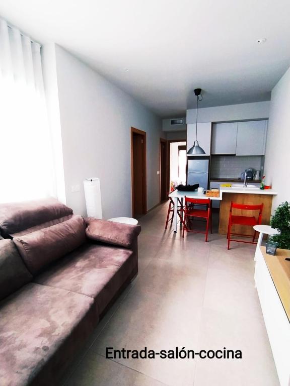 Labradores 13, Alicante – Updated 2023 Prices