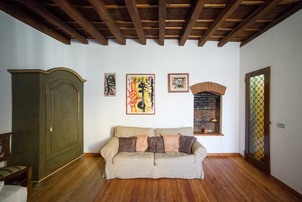 Posedenie v ubytovaní HBHALL Navigli 2 Apartment