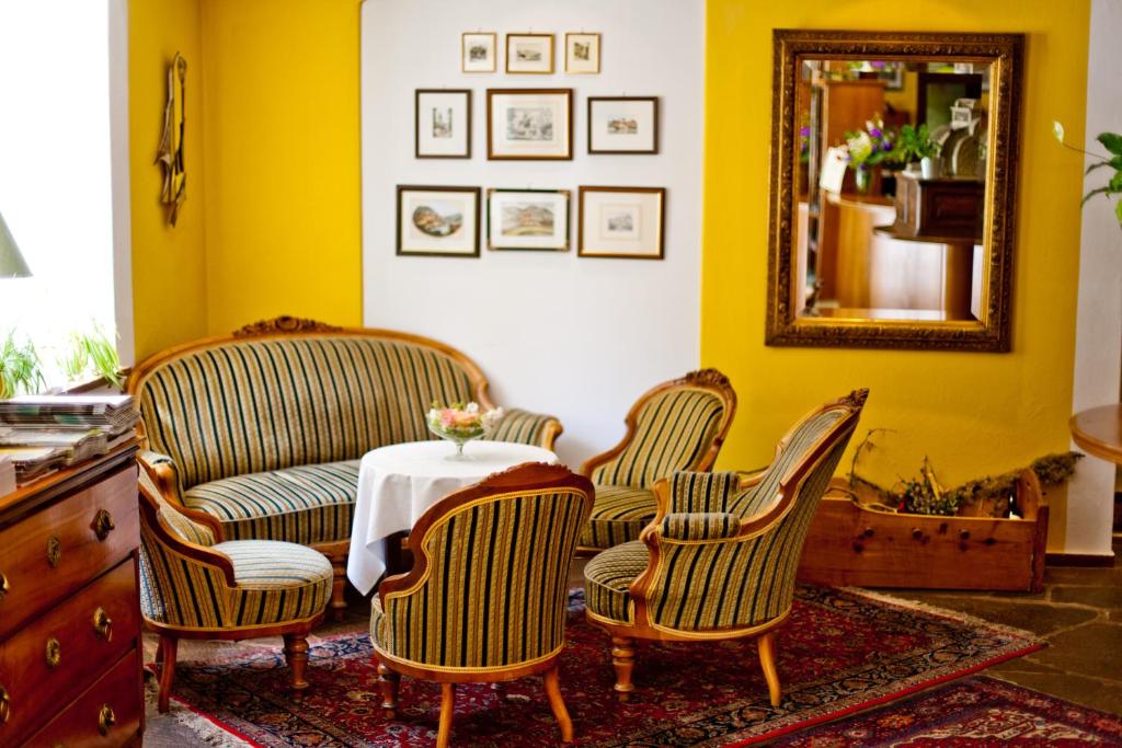Istumisnurk majutusasutuses Hotel Gasthof Lercher
