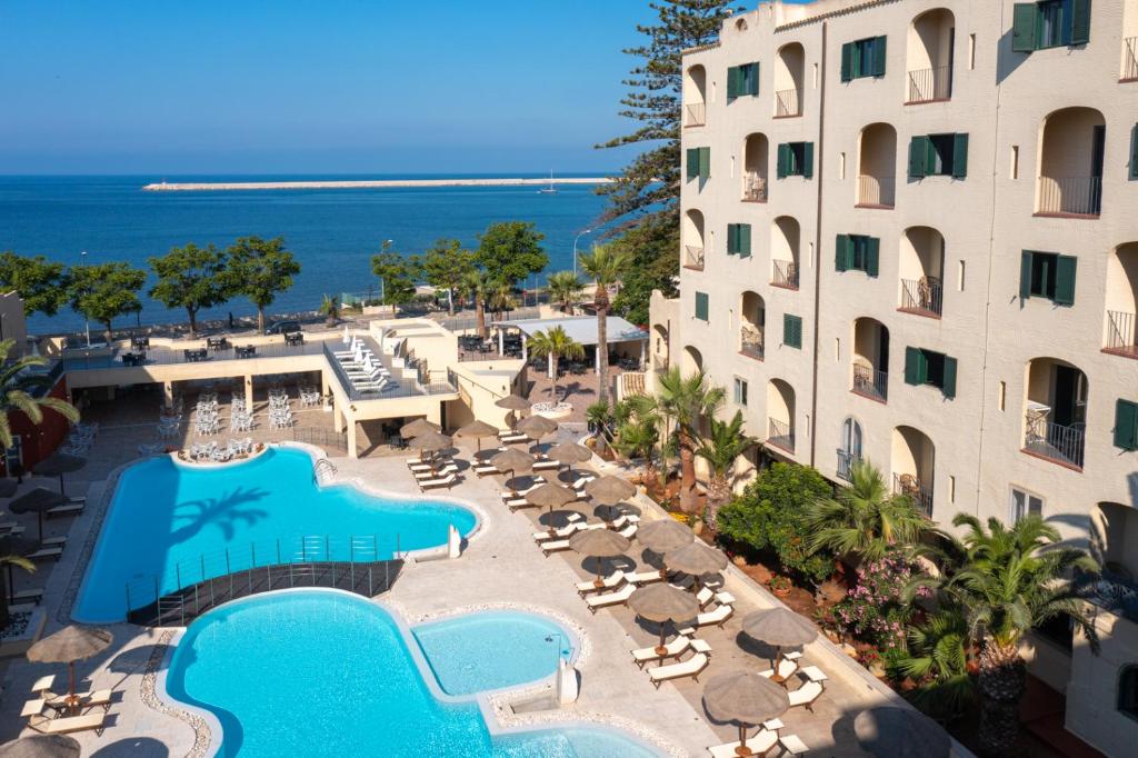 Basen w obiekcie Hotel Hopps lub w pobliżu