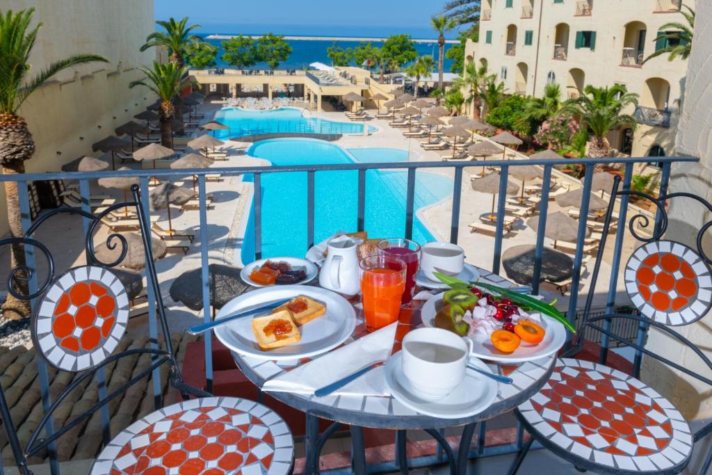 Basen w obiekcie Hotel Hopps lub w pobliżu