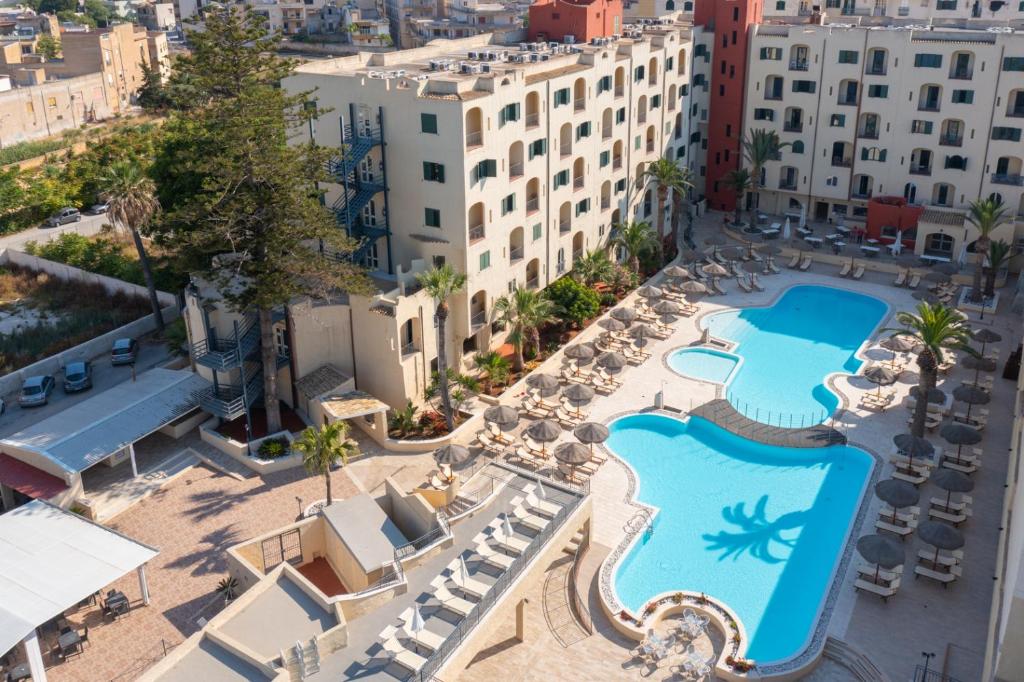 Basen w obiekcie Hotel Hopps lub w pobliżu