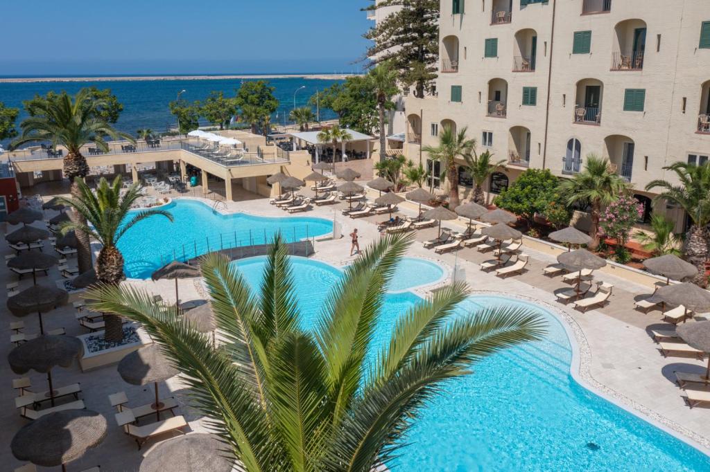 Basen w obiekcie Hotel Hopps lub w pobliżu