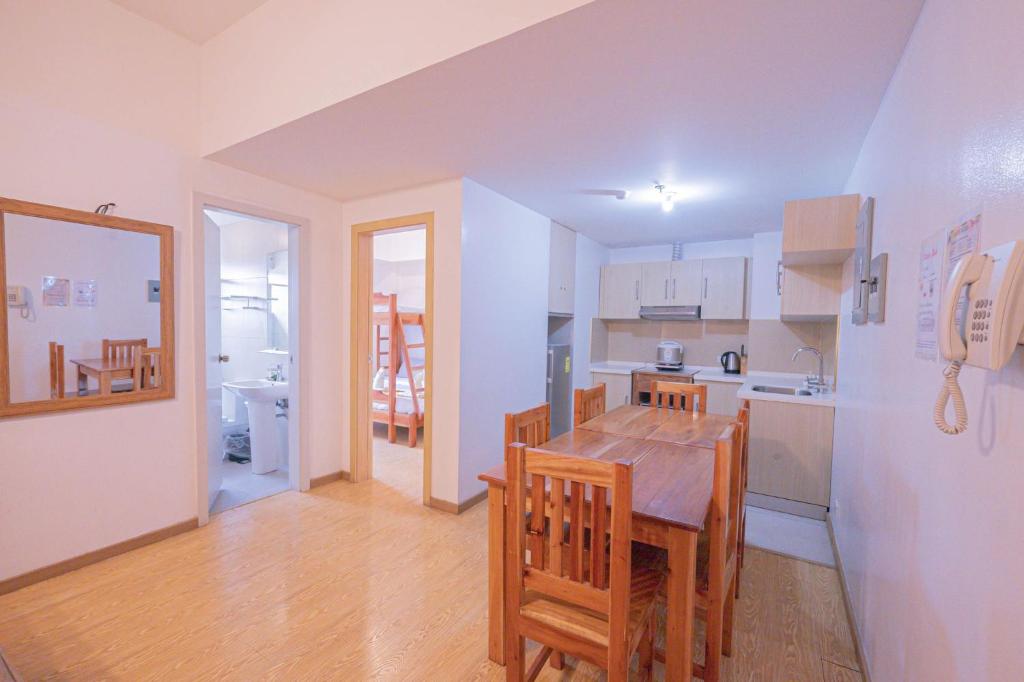 Kuchyň nebo kuchyňský kout v ubytování Cedar Peak Condominium by Tripsters Hub