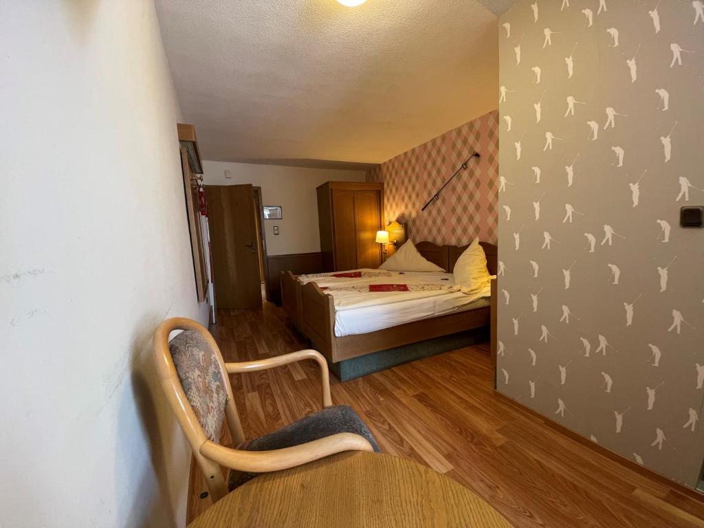 Hotel Bebra's Hessischer Hof - Double Room