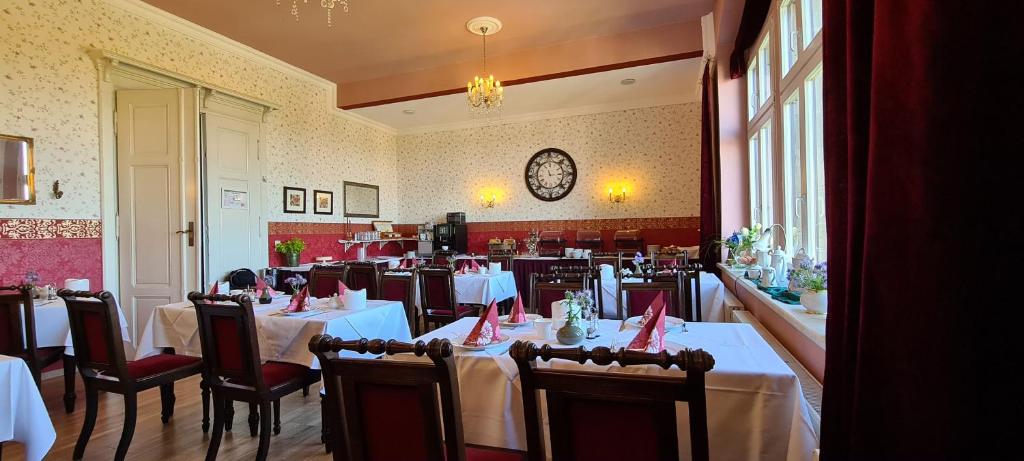 Restaurace v ubytování Schlossberg-Hotel Garni