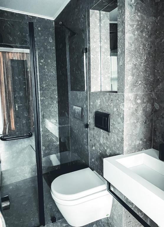 Koupelna v ubytování Genesis Kosher Hotel Tbilisi