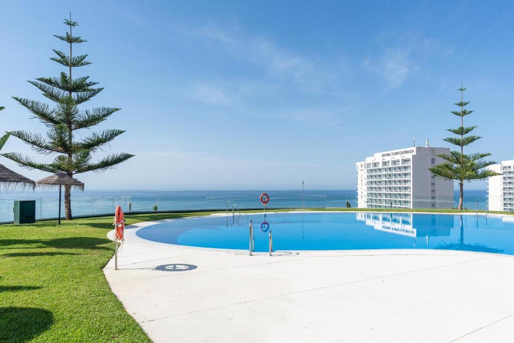 Duplex de lujo en la playa , jacuzzy, piscina, chimenea y ...